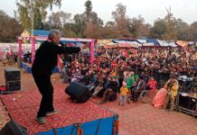 ‘भारतीय सेना कालापानी छोड’ भन्दै गुञजायमान पारे जनगायक शर्माले कोहलपुरलाई